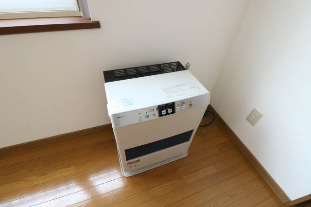 その他設備　灯油暖房♪