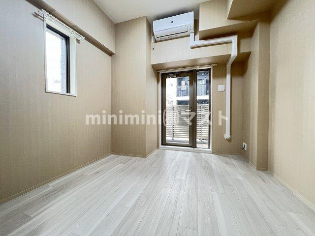 居室・リビング　※部屋横の窓は角部屋のみです