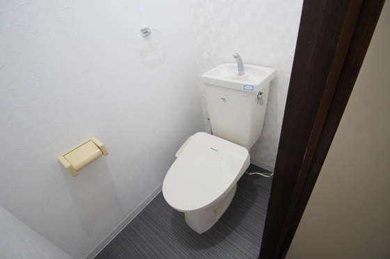 トイレ　※他号室の写真です
