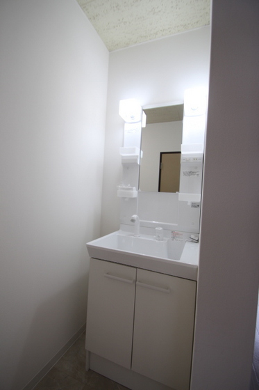 洗面設備　※他号室の写真です