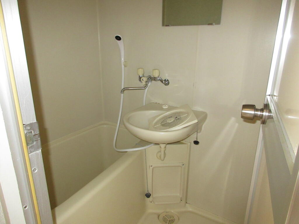 バス・シャワールーム　※写真は別のお部屋のものです。現況を優先させて頂きます。