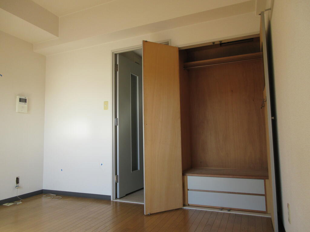 収納　※写真は別のお部屋のものです。現況を優先させて頂きます。