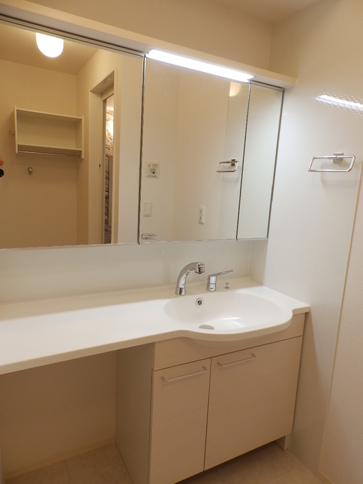 洗面設備　使いやすい洗面所です