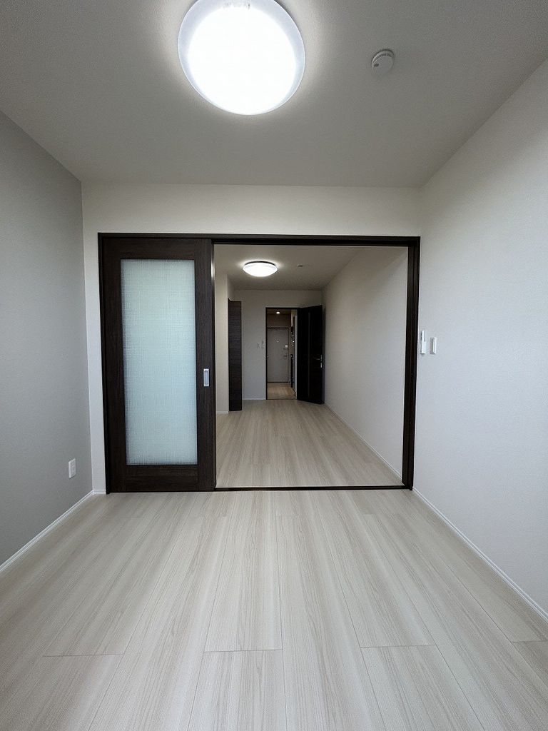 その他部屋・スペース　洋室（各洋室LED照明・リモコン付き）