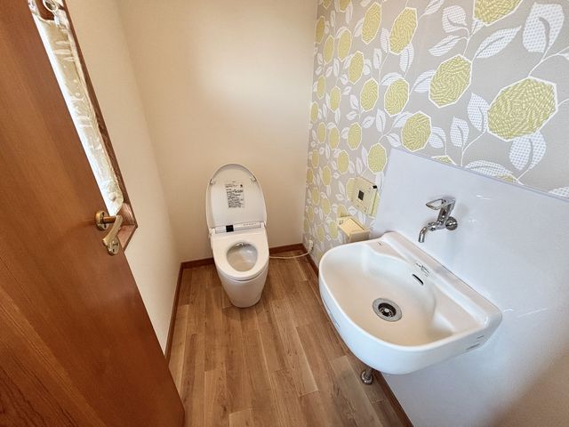 トイレ　２階・温水洗浄便座