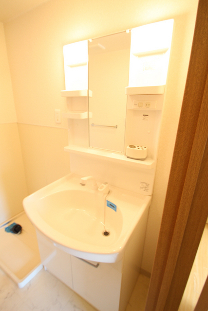 洗面設備　※別号室の参考写真のため、現状優先です。