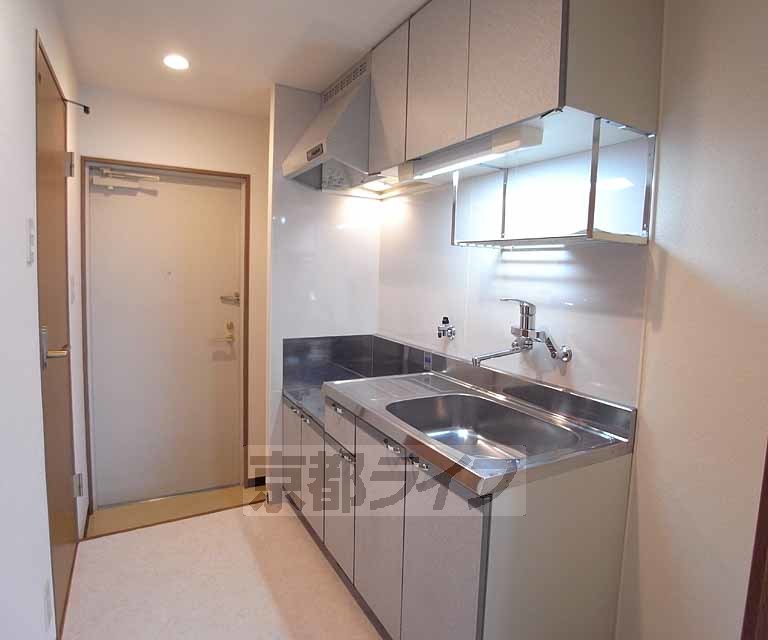 キッチン　すごい機能的なガスキッチンですよ！