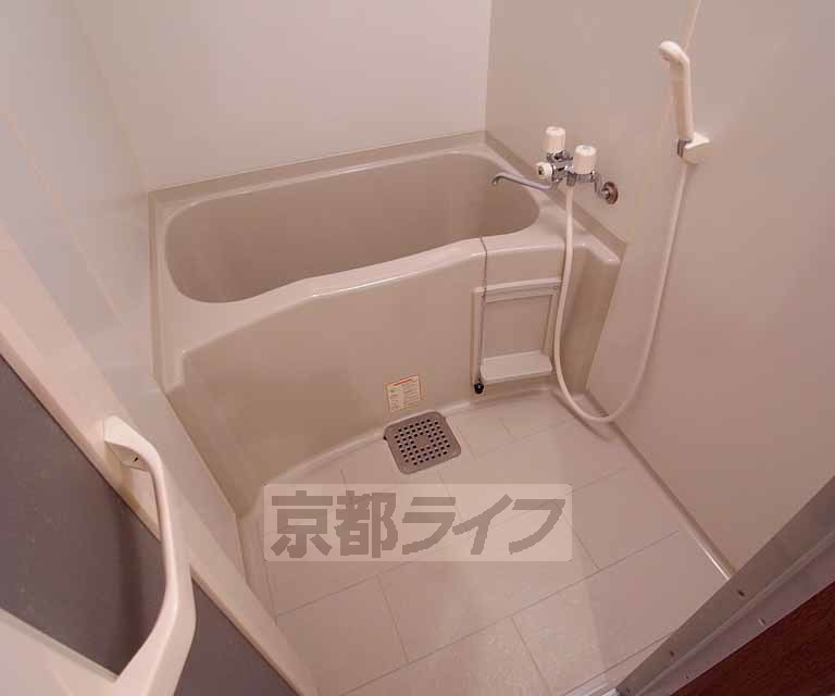 バス・シャワールーム　完全セパレートバスですよ！