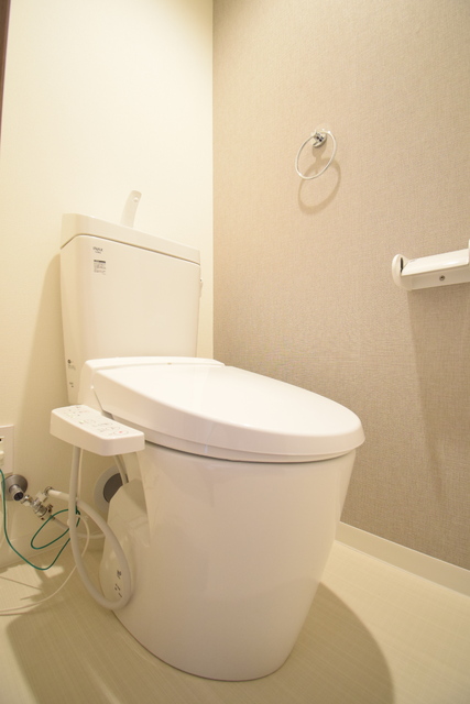 トイレ　嬉しい温水洗浄便座★