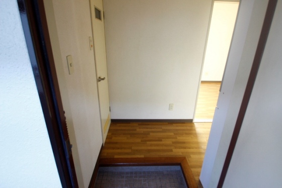 玄関　※別の部屋の写真です。