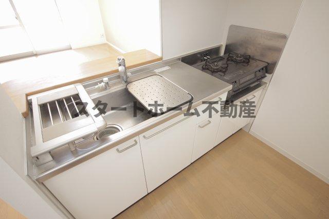 キッチン　コンパクトなキッチンで掃除もラクラク