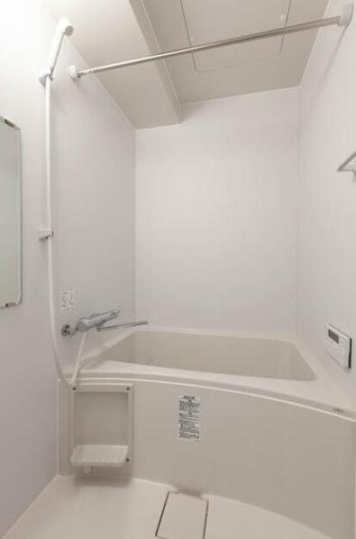 バス・シャワールーム　バス★　鏡もあります♪