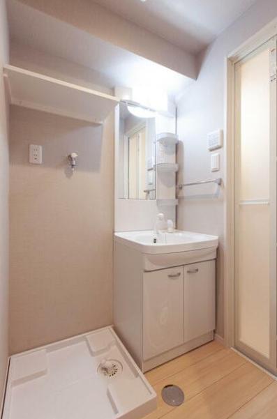 洗面設備　シャワーヘッド付きの独立洗面台★