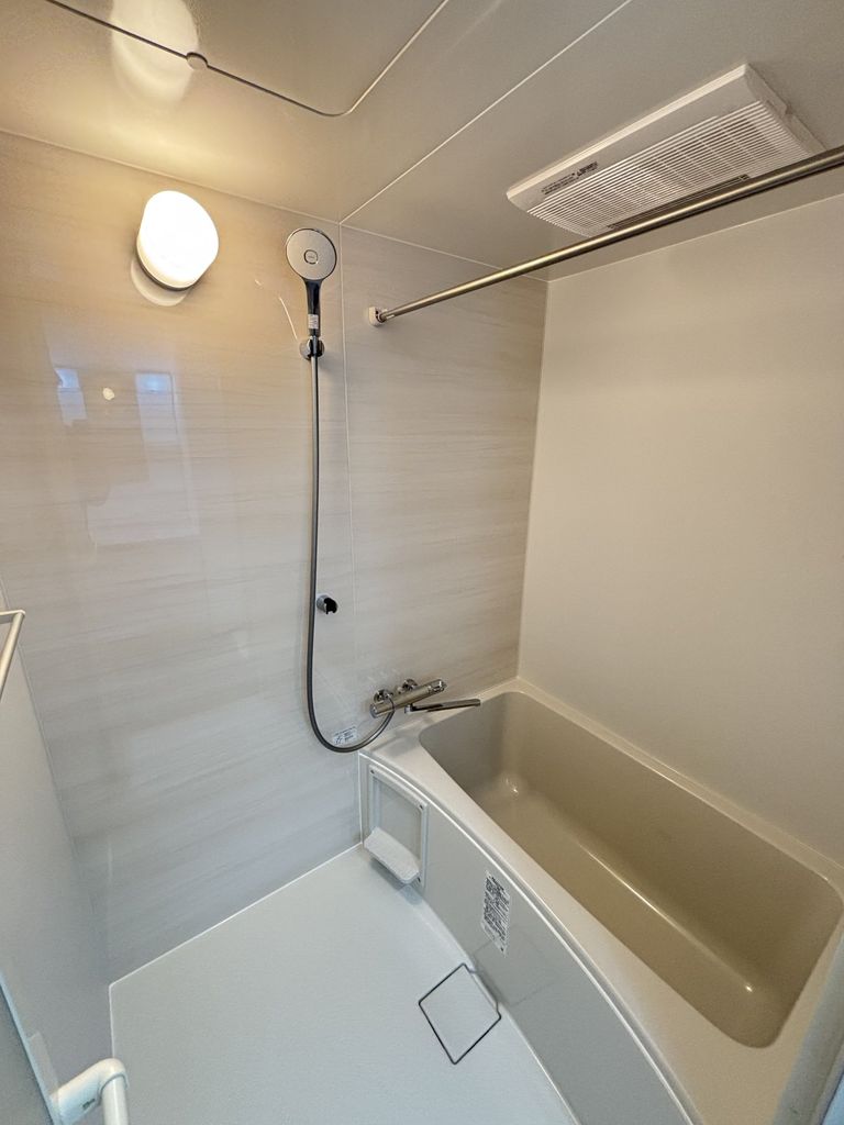 バス・シャワールーム　※建築中の写真です