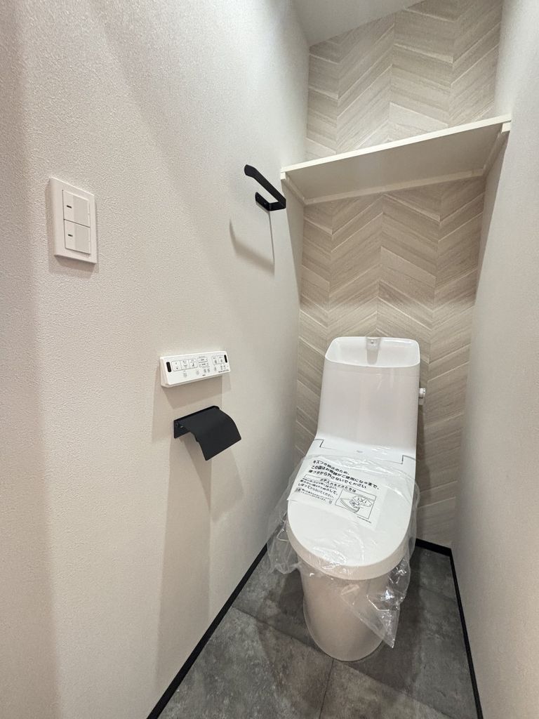 トイレ　※建築中の写真です