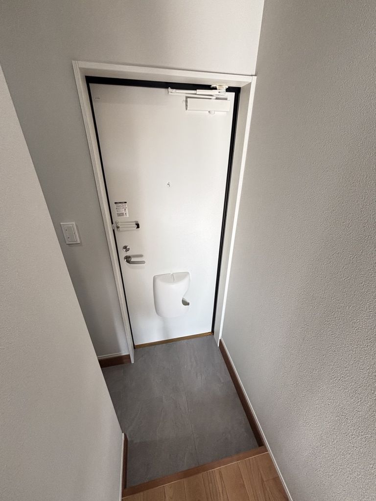 玄関　※建築中の写真です