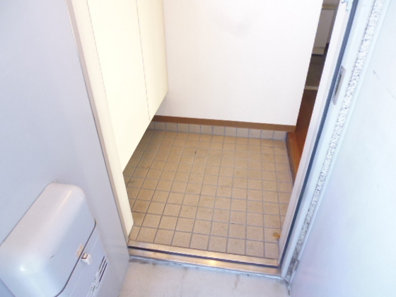 玄関　※別部屋の写真です