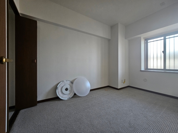 その他部屋・スペース　洋室はカーペットになります。