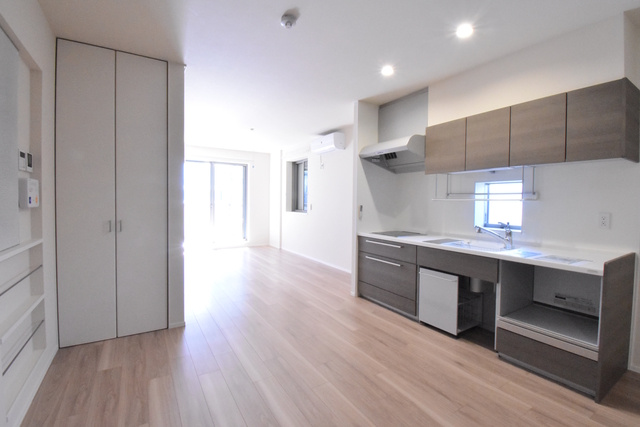 居室・リビング　広いリビングはゆったりくつろげる憩いの空間♪