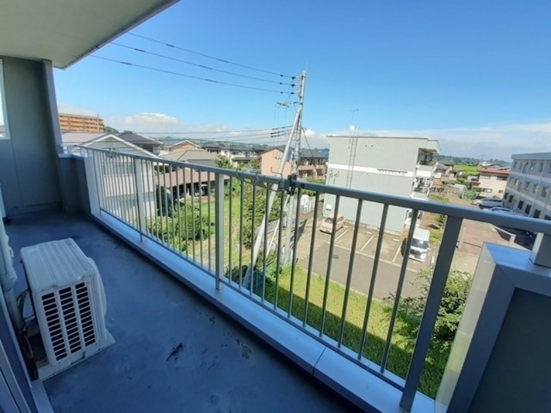 バルコニー　図面と現状に相違がある場合には現状を優先