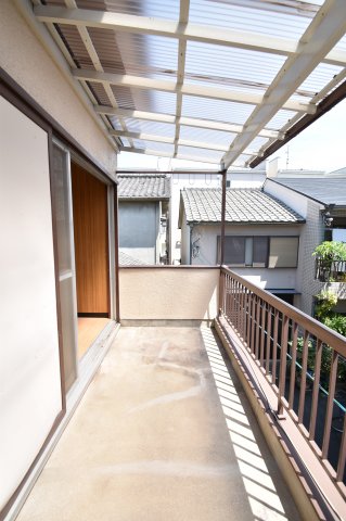 バルコニー　明るいバルコニーです
