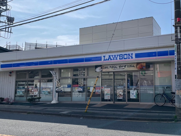 コンビニ　ローソン（コンビニ）まで729m