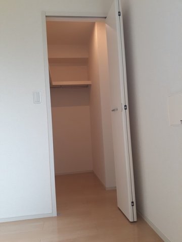 収納　ウォークインクローゼットなので収納豊富です☆