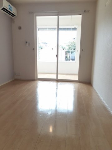 居室・リビング　明るい室内です☆