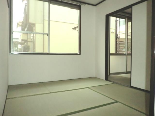 その他部屋・スペース　南側の和室の様子です。