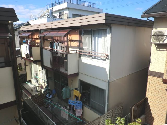 建物外観　みんな角部屋タイプですね。