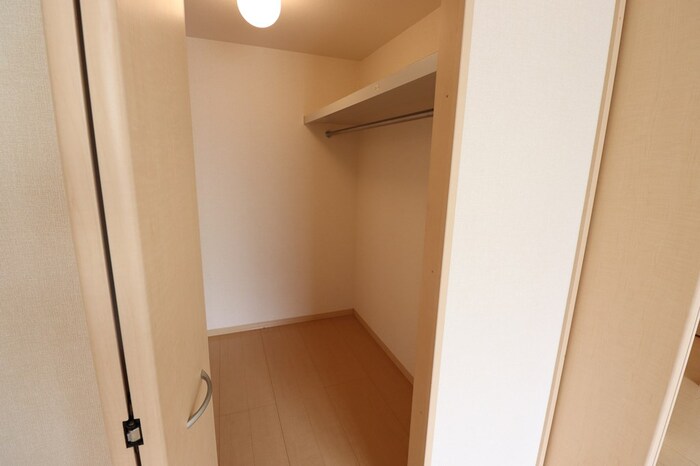 収納　ウォークインクローゼット