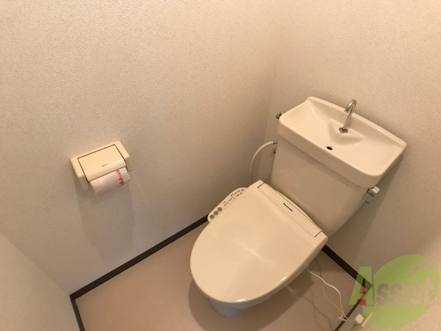 トイレ　トイレにはちゃんとウォシュレットも備え付け