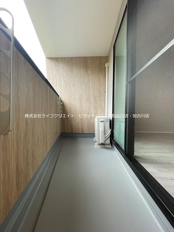 バルコニー　写真は101号室