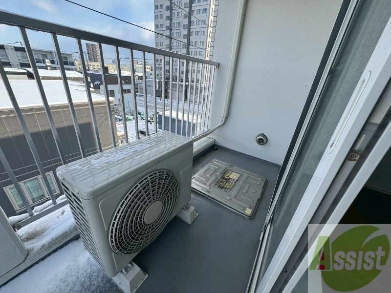 バルコニー　バルコニーは幅があり、広い印象を受けました。