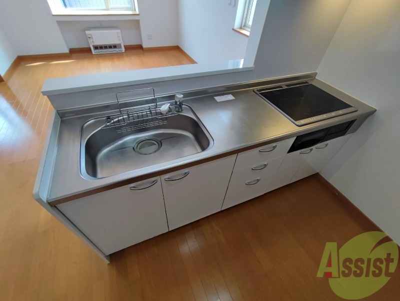 キッチン　キッチンはスペースも広々していて使いやすそうですよ！