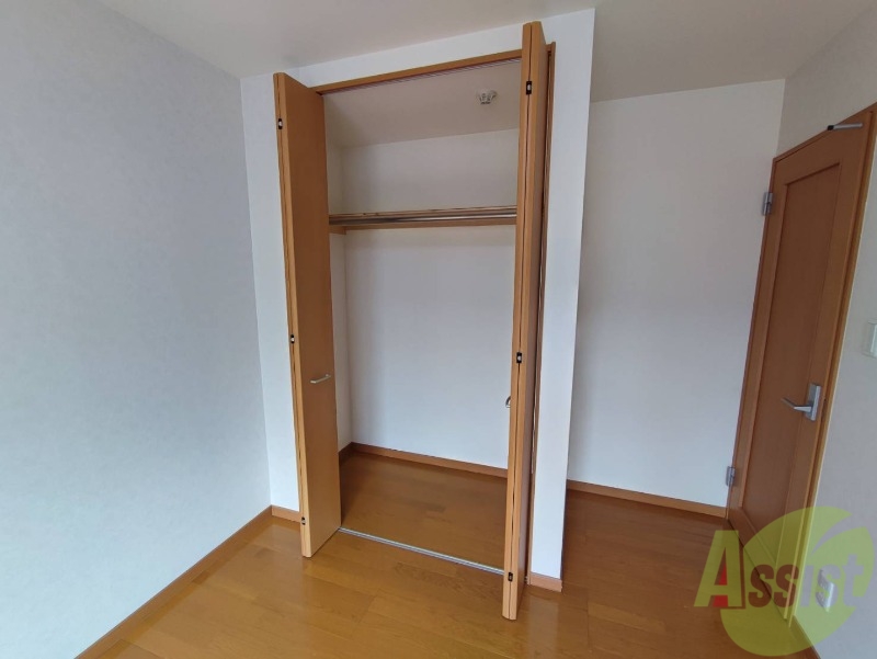 収納　寝室の収納です。部屋がすっきり片付きます。