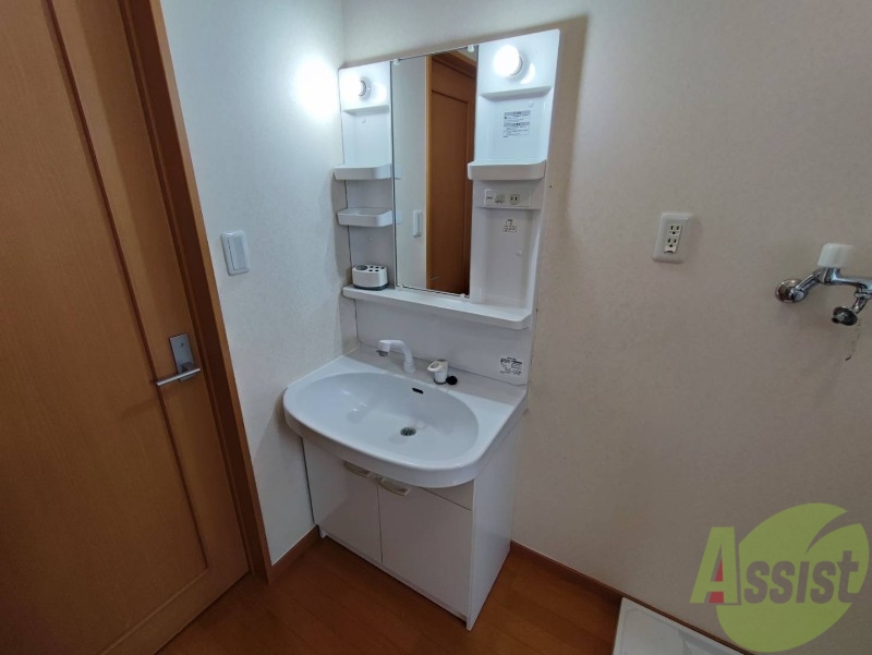 洗面設備　こちらに洗面台があります。朝の洗顔はこちらで。