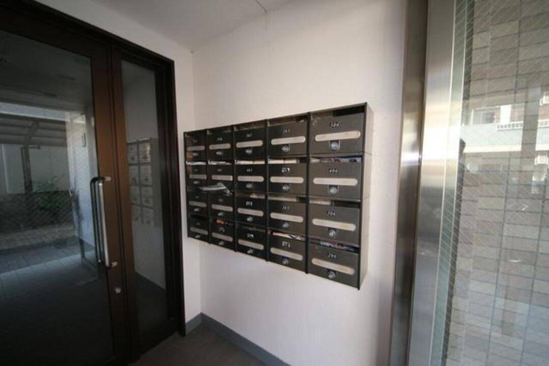 エントランス　メールBOX