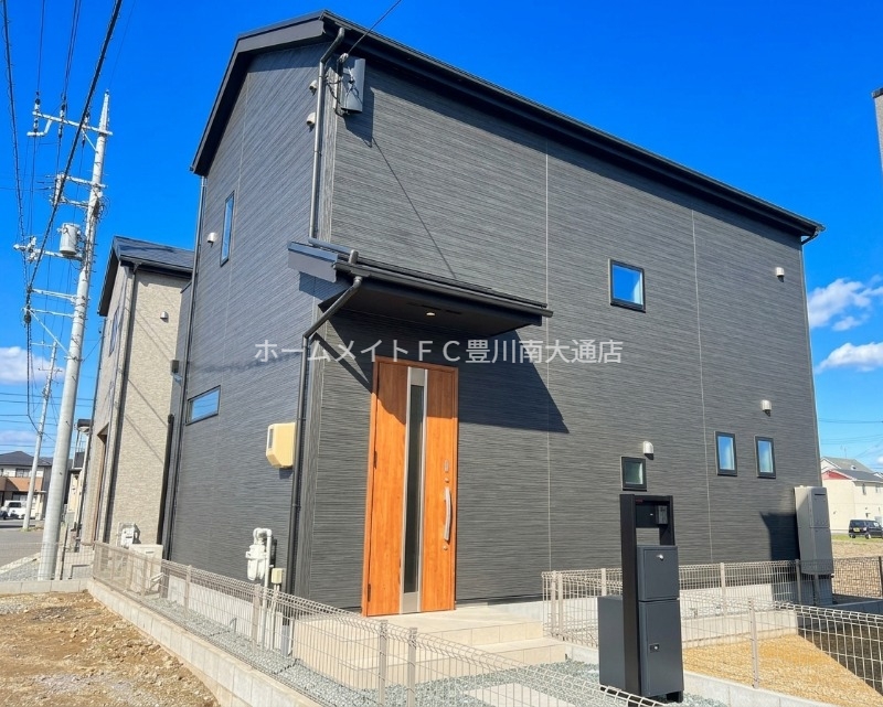 建物外観　建設中