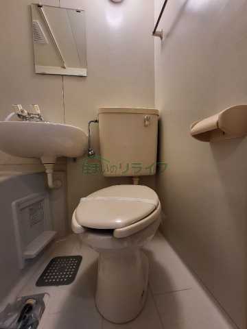 トイレ　別部屋参考写真となります。