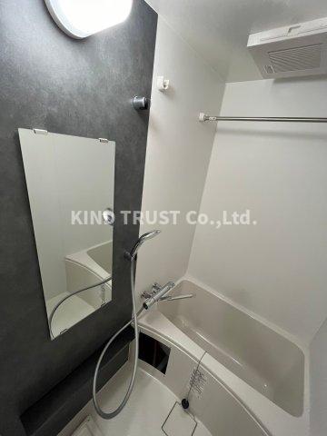 バス・シャワールーム　コンパクトで使いやすいお風呂です