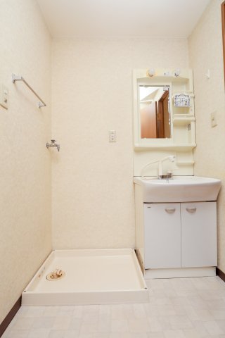 洗面設備　シャワー付き洗面台