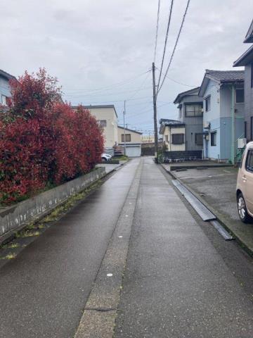 その他　前面道路（その他）まで0m