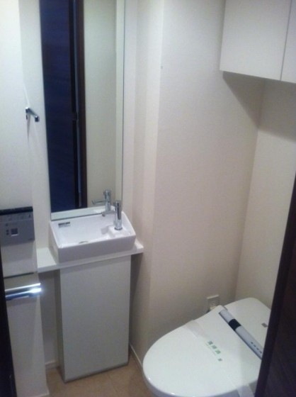 トイレ　※別部屋の参考写真です。