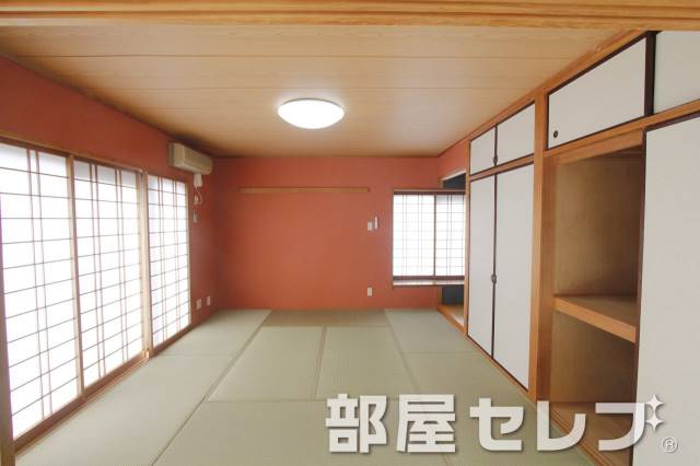 その他部屋・スペース　１０畳の和室広くて落ち着きます。