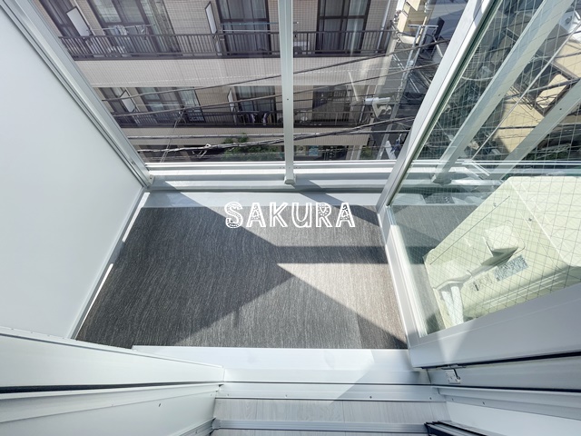 バルコニー　暖かな日差しのふりそそぐバルコニー♪