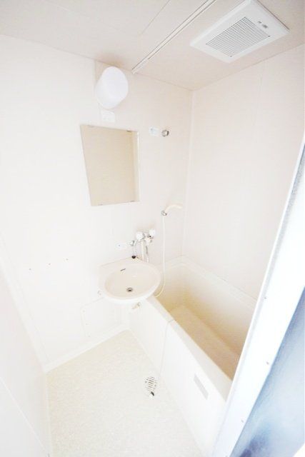 バス・シャワールーム　★人気のバストイレ別になります★