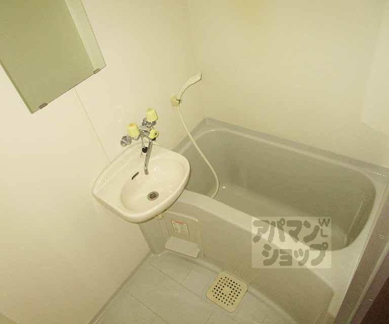 バス・シャワールーム　３０１号室の写真です。