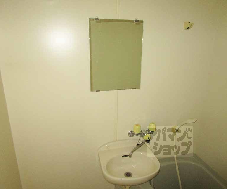 洗面設備　３０１号室の写真です。