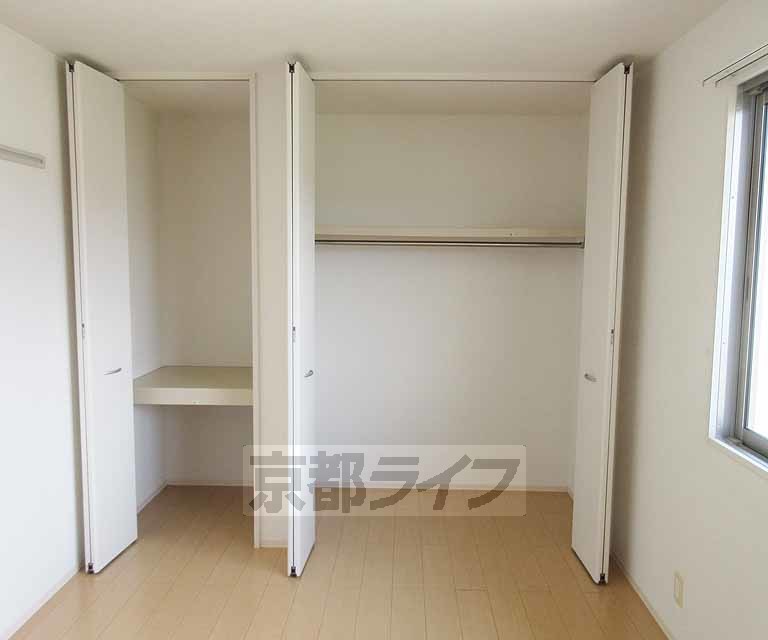 収納　広々とした収納です。